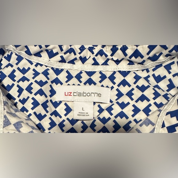 Liz Claiborne Navy and White Geometric Blouse - Picture 4 of 7